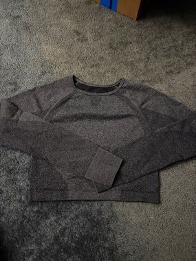 NVGTN Heather Charcoal Seamless Crop Pullover